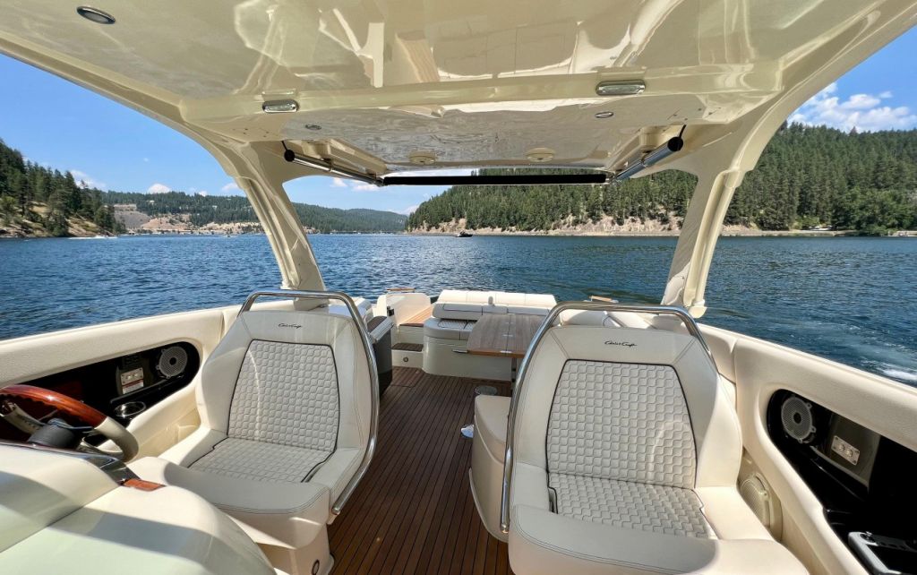 Chris-Craft Launch 35 GT