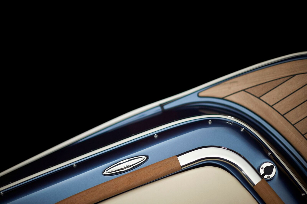 CC8188716_Capri_21_AftRailingDetail_mj_preview.jpeg