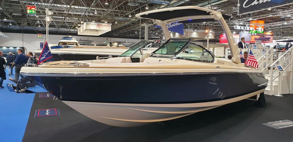 Катер Chris-Craft Launch 25 GT на выставке boot Dusseldorf 2020