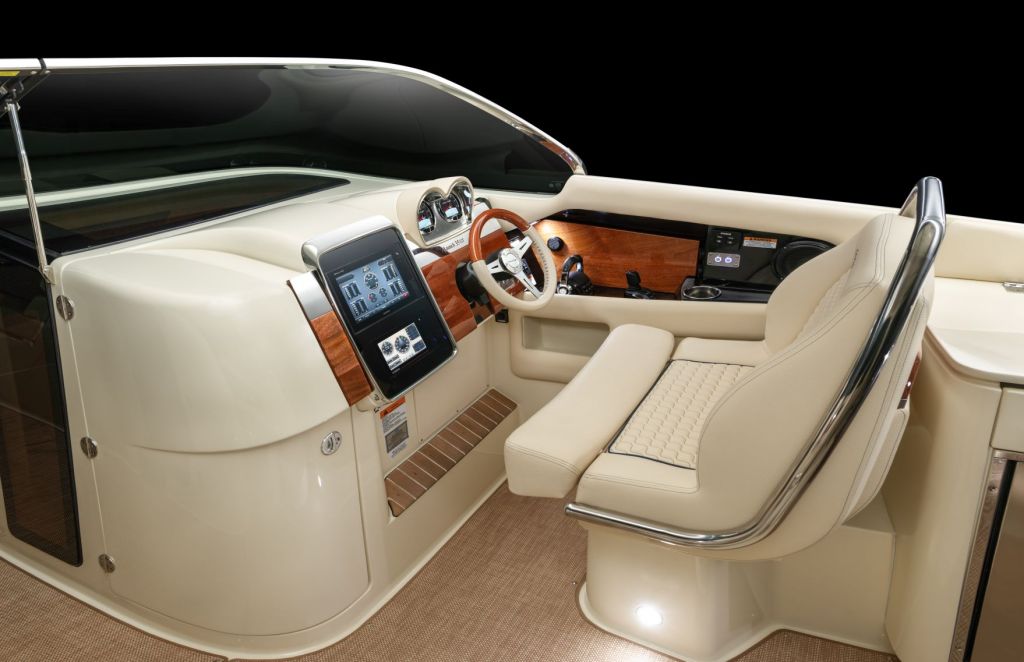 chris_craft_launch_35_gt_cockpit-1.jpg