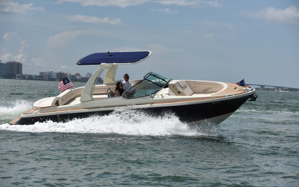 Сhris-Craft Launch 28 GT.jpg